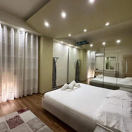 Kevin's Delijorgj Apartamento